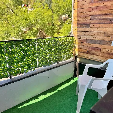 Urban Botanical 2br