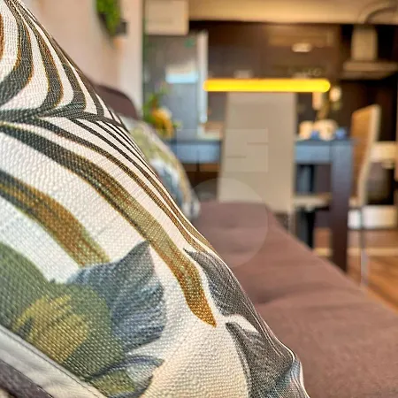 Apartment Urban Botanical 2br Warna