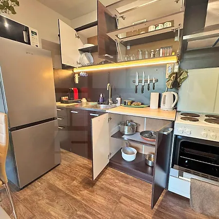 Urban Botanical 2br